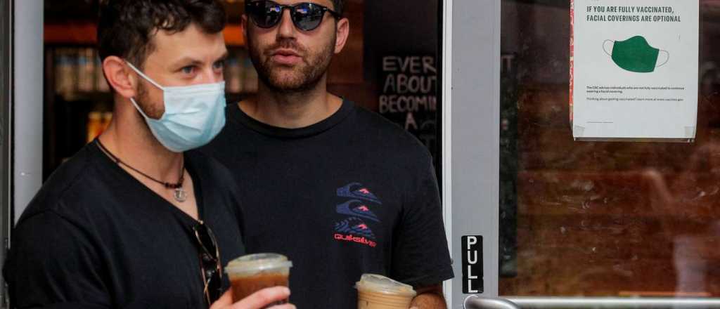 Por la variante Delta, EEUU pide usar tapaboca en lugares cerrados