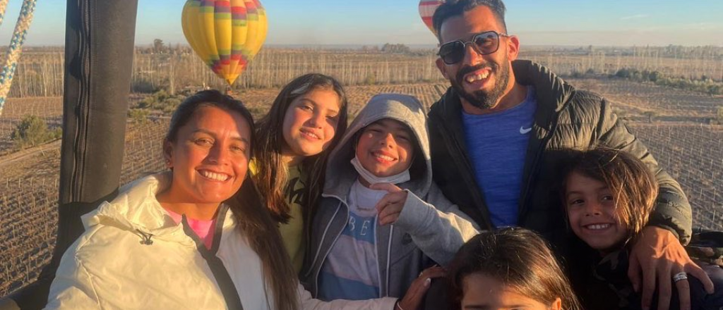 Tevez sigue disfrutando de Mendoza y ahora paseó en globo