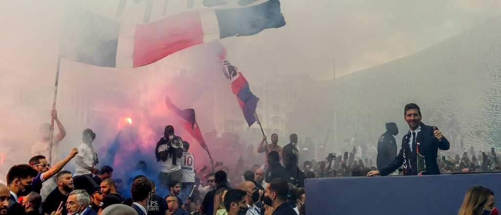 Impresionantes imágenes: sigue la locura por Messi en París 