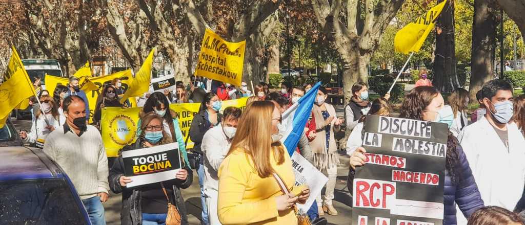 Médicos prestadores van al paro y marcharán a Casa de Gobierno el viernes