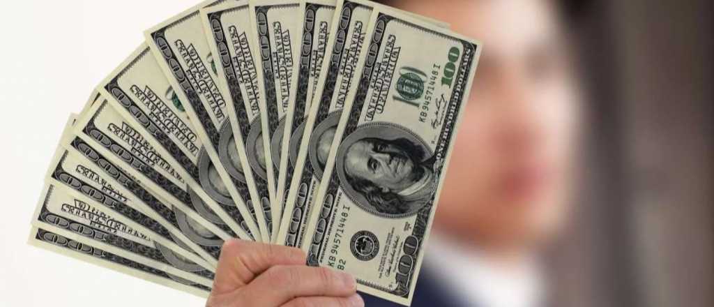 El dólar blue subió $3 en la semana y cerró este viernes a $185