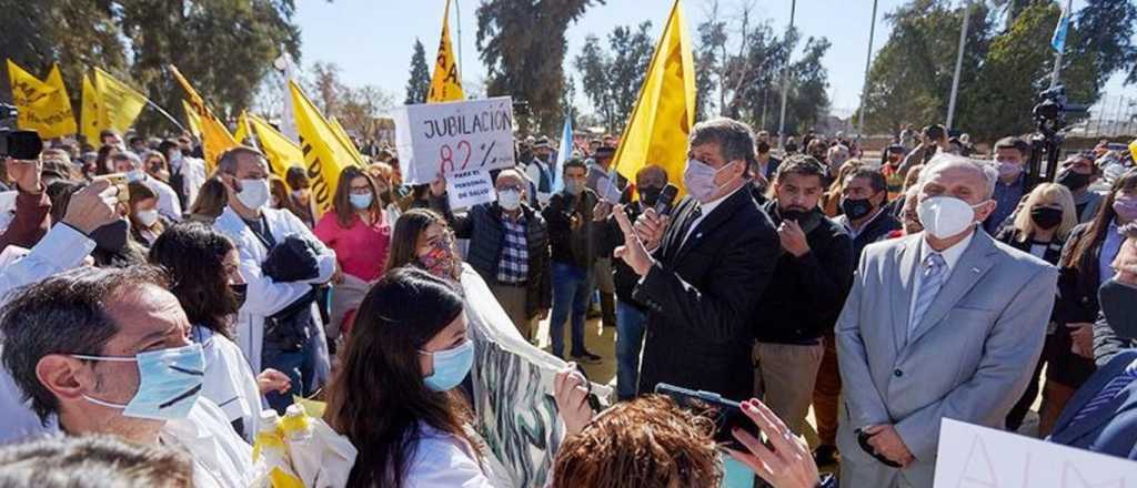 Qué pasó para que médicos y Gobierno vuelvan a negociar sueldos