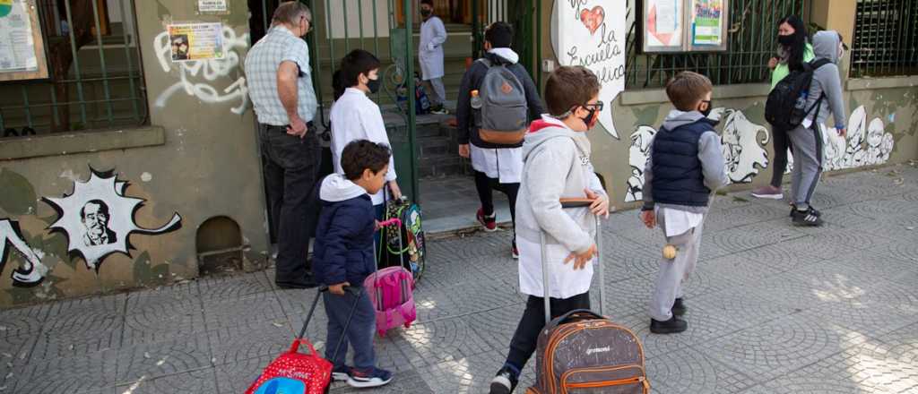 Una hora más de clases por día: ¿cuál es el plan del Gobierno de Mendoza?