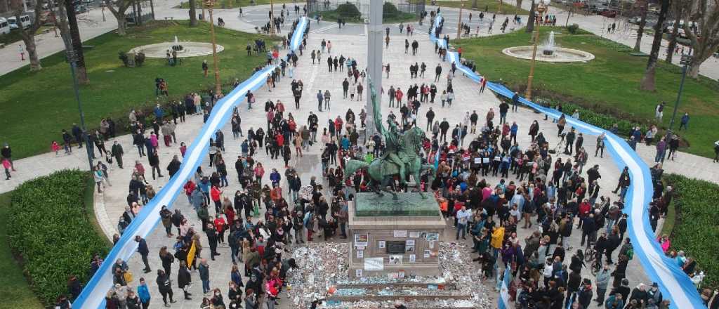 Hubo una nueva "marcha de las piedras" en Plaza de Mayo