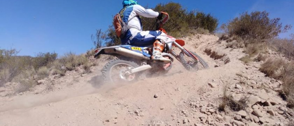 Les robaron a tres enduristas sus motos en Papagayos