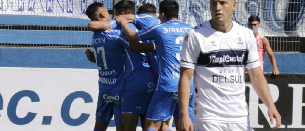 El Tomba se lució y goleó a Gimnasia en el debut de Flores