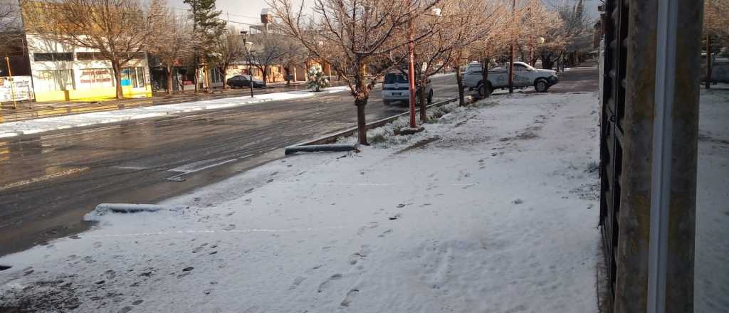 Todo cubierto de nieve: así se vota en Malargüe