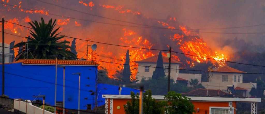 Volcán en erupción: miles de evacuados y temen lluvia ácida 