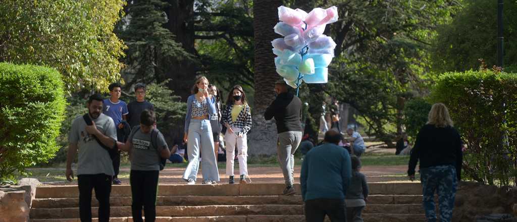 Así fue el "tobogán" de la pandemia en Mendoza en el último mes