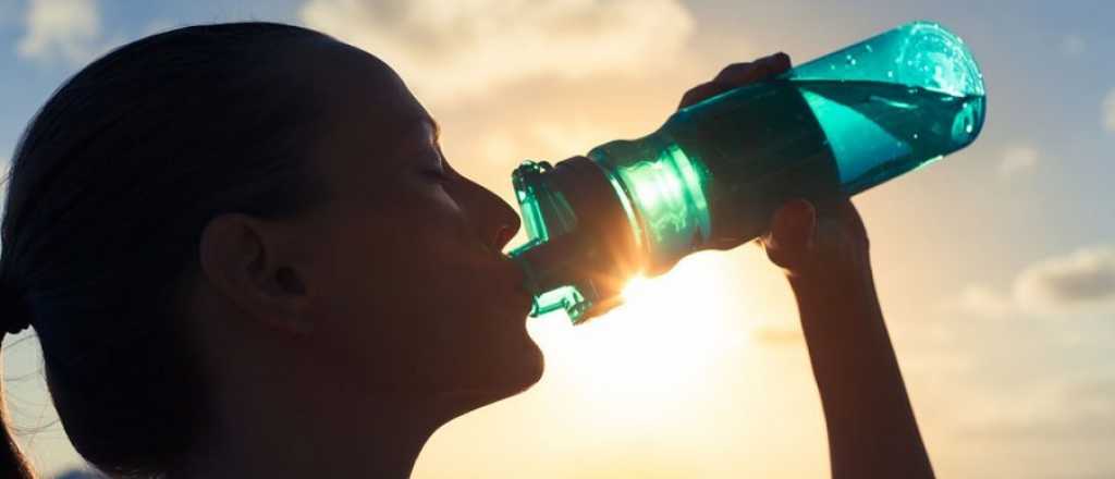 Ayuno de agua: qué es y por qué es peligroso