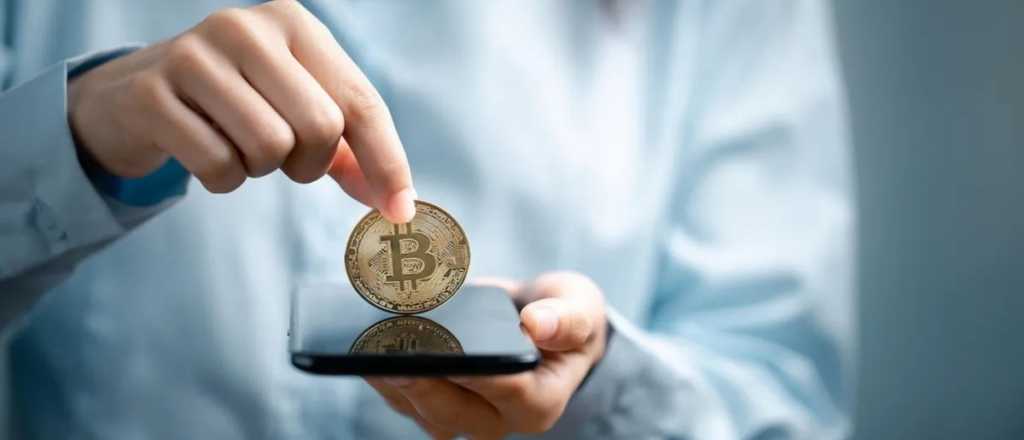 Bitcoin sin piso: ya vale menos de 18 mil dólares