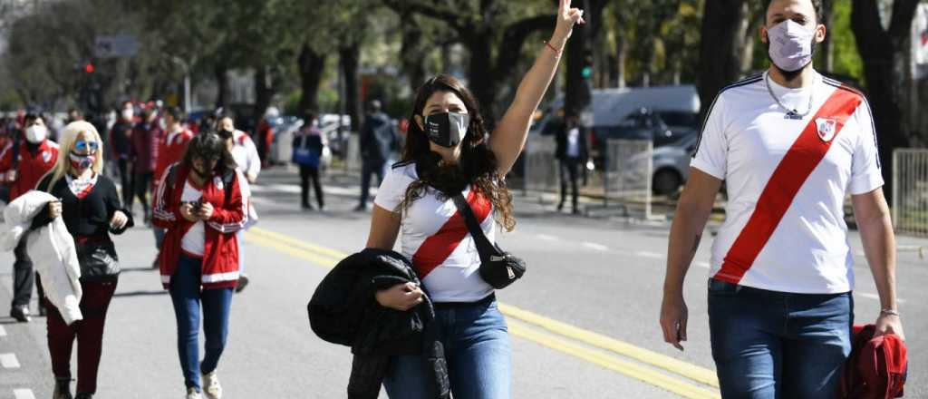 Miles de hinchas de River ya están en el Monumental