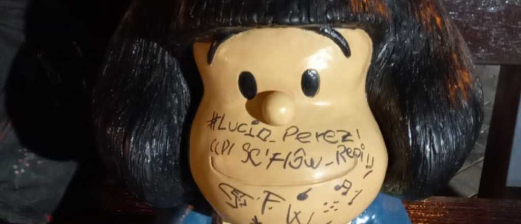 Video: así vandalizaron la escultura de "Mafalda y sus amigos"