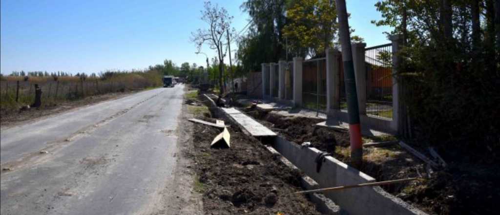 Guaymallén avanza en la restauración de canales en Los Corralitos