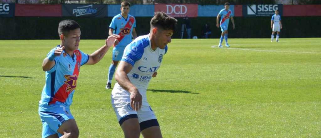 Videos: los jugadores del Tomba, a las trompadas en Reserva