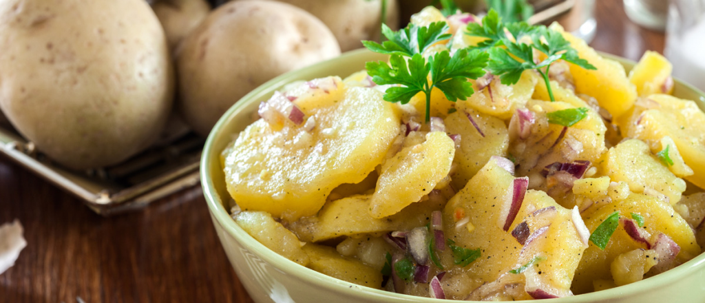 Así se prepara la ensalada de papa más rica de Europa