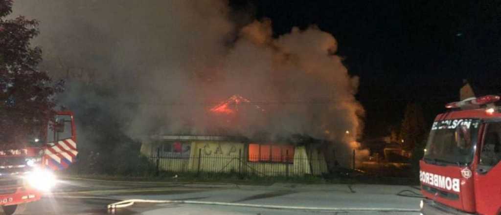 Mapuches incendiaron un club histórico de El Bolsón 