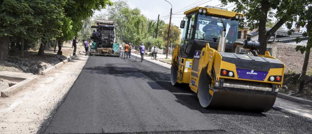 Guaymallén asfalta el carril Godoy Cruz, a la altura del barrio Km 14