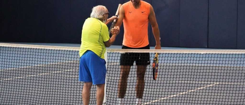 Emotivo video: Nadal peloteó con el tenista más veterano del mundo