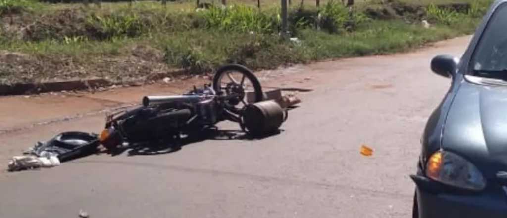 Joven motociclista chocó contra un árbol y murió en Alvear