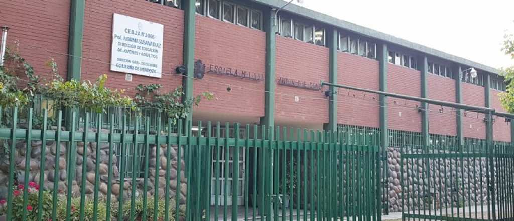 Denuncian a dos celadores por abusar a una alumna en San Rafael