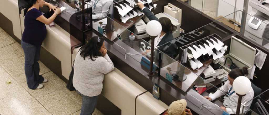 Por su día, los bancarios recibirán un suculento bono de siete cifras