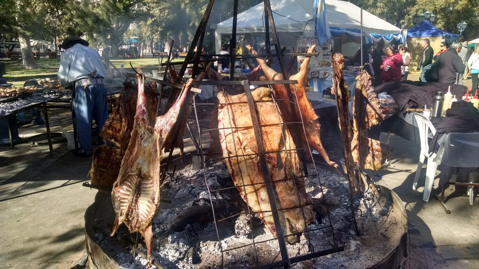 9 De Julio Locro Empanadas Y Pastelitos En La Plaza Independencia