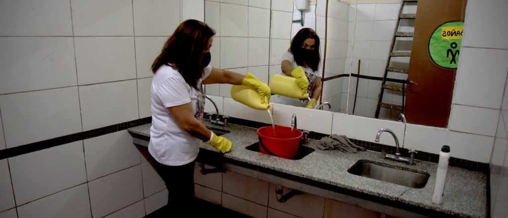 Desinfectaron las escuelas mendocinas para las clases de este lunes