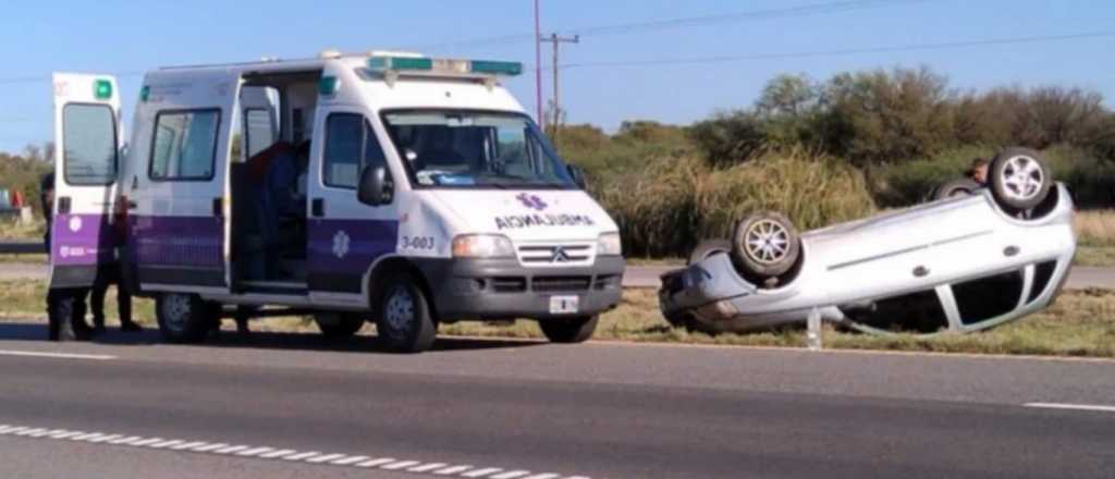 Cuatro mendocinos volcaron en San Luis