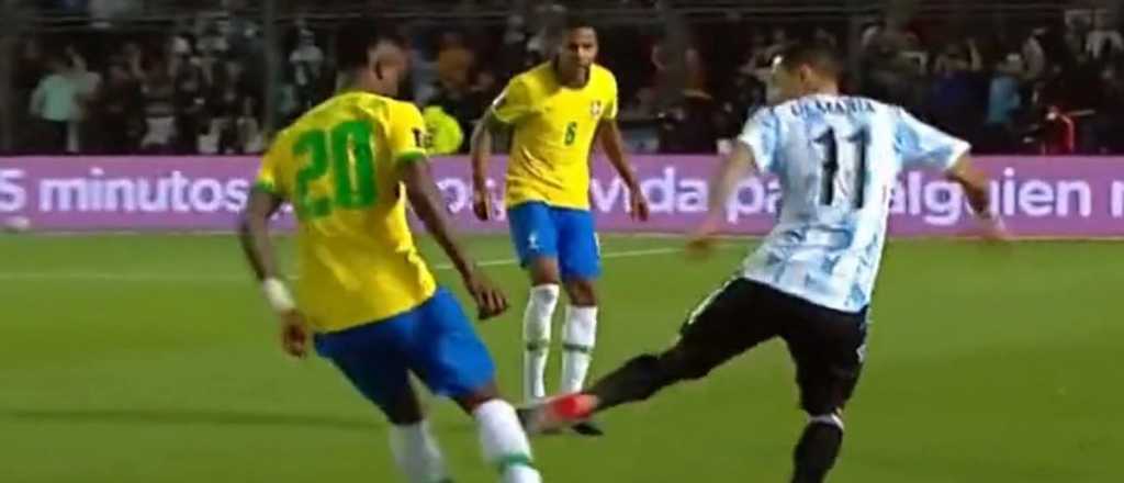 El caño brutal de Di María a Vinicius, ¡de espaldas!