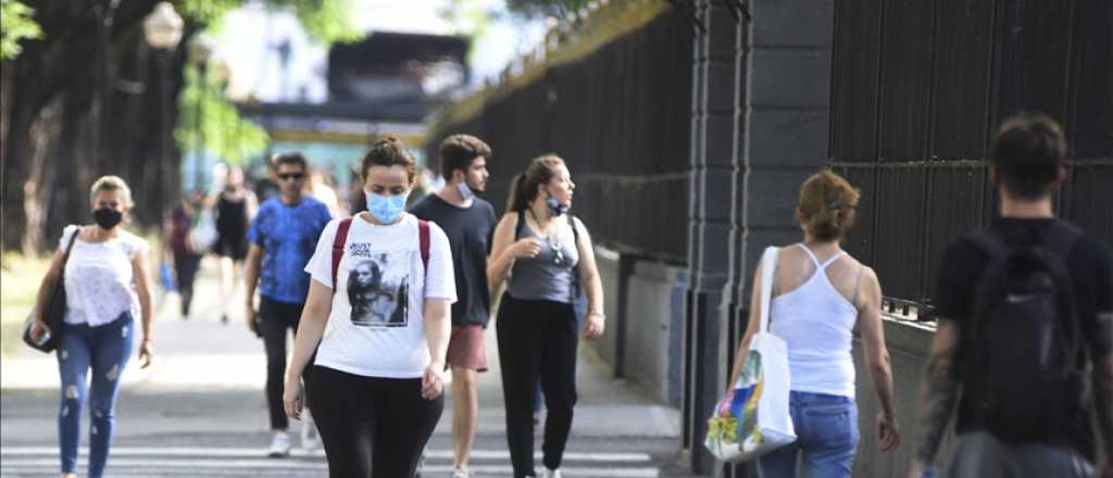 Fuerte suba de contagios de Covid para un domingo en Argentina