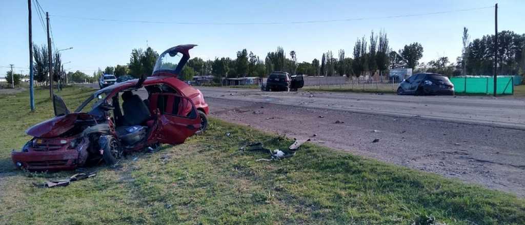 Tres autos chocaron en Tunuyán: un hombre murió y hay varios heridos