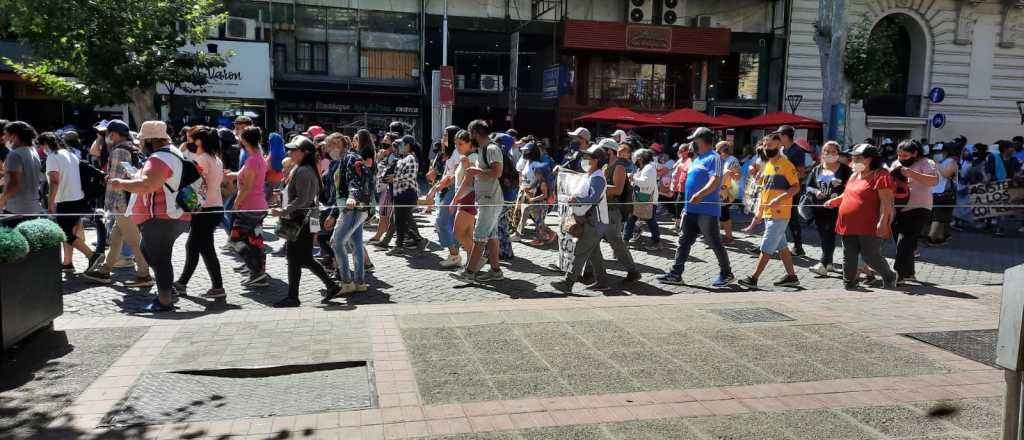 Partidos de izquierda cortaron calles céntricas y el tránsito se complicó