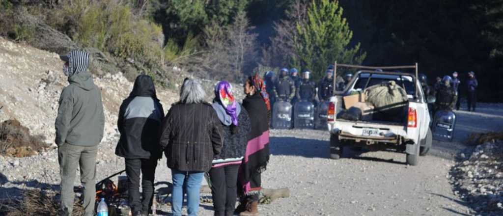 La gobernadora de Río Negro denunció que Nación ayuda en tomas mapuches