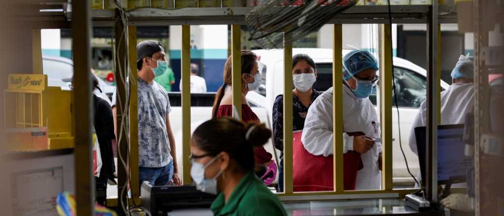 Los contagios de Covid aumentaron 23% en una semana en América