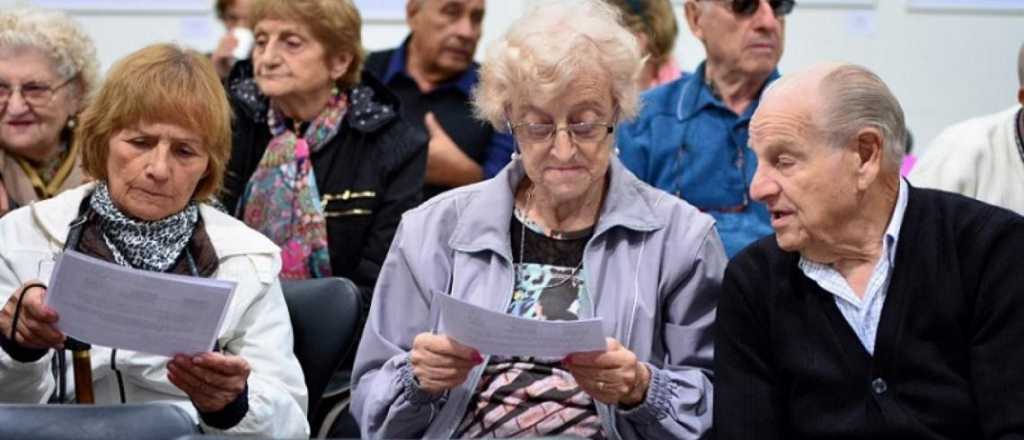 Jubilaciones, pensiones y asignaciones: ¿quiénes cobran este lunes?