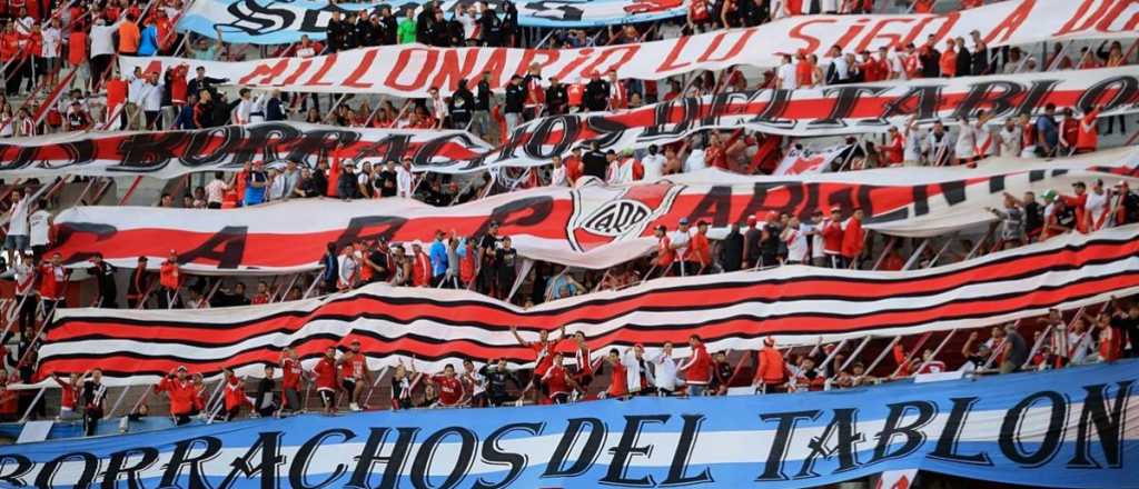 Los Borrachos del Tablón presentes en el Monumental 