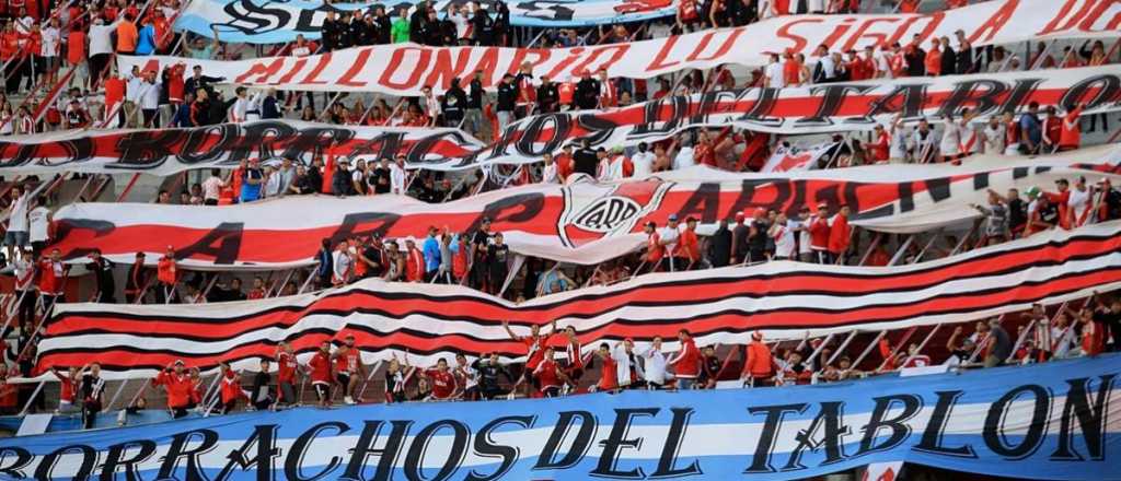 Los Borrachos del Tablón presentes en el Monumental
