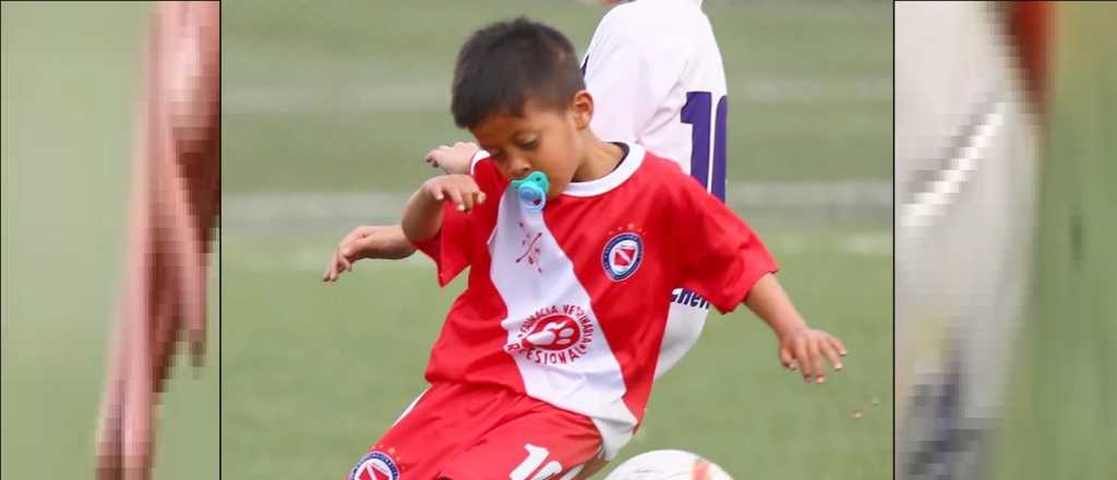 La historia de Ulises, el nene que juega con chupete y brilla en Argentinos