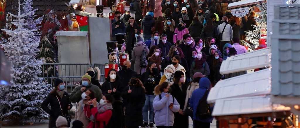 Francia endurece medidas sanitarias en colegios y cierra salones nocturnos