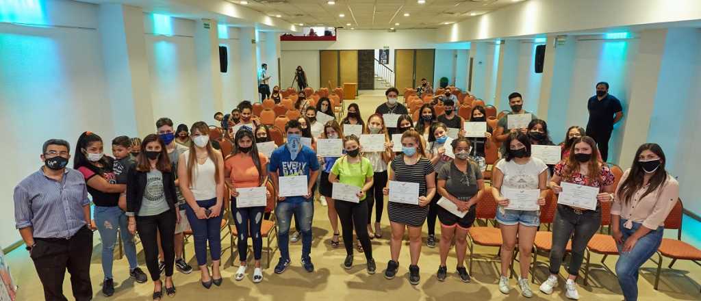 Jóvenes de Las Heras se capacitaron para alcanzar su primer empleo