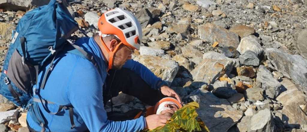 Rescataron a un turista que estuvo 24 horas atrapado en un glaciar