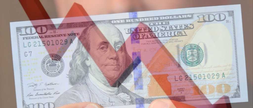 El dólar blue volvió a bajar este lunes, y lleva $6 de caída en diciembre