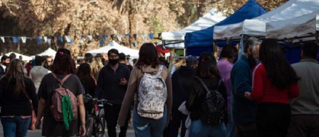 Feria de juguetes artesanales en el Parque Central