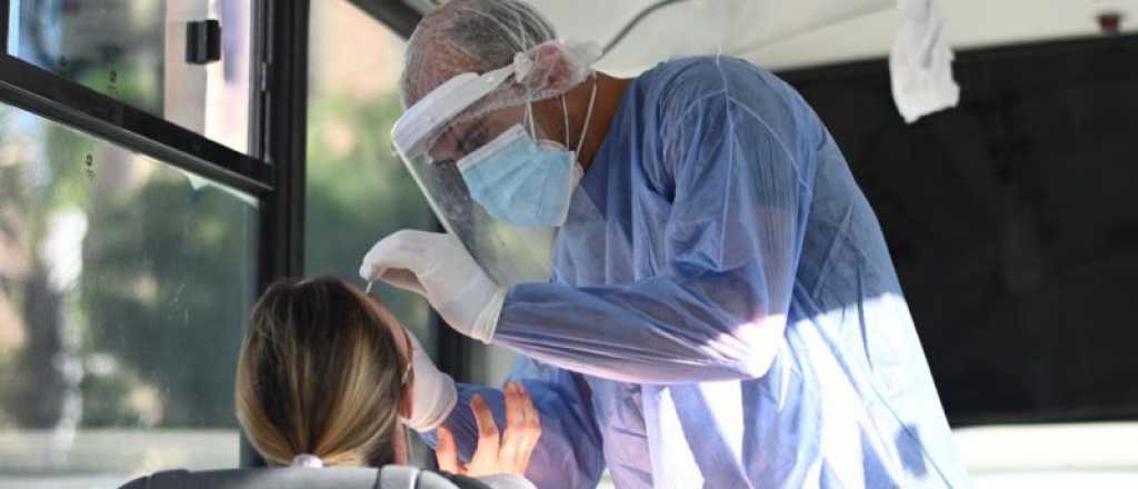 Los contagios de Covid en Argentina crecieron casi 300 por ciento