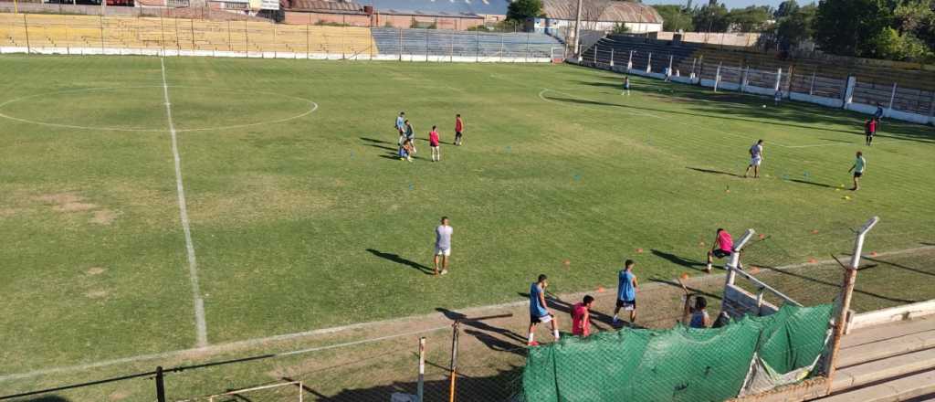 Pelea de barras de San Martín: un herido de bala y partido suspendido