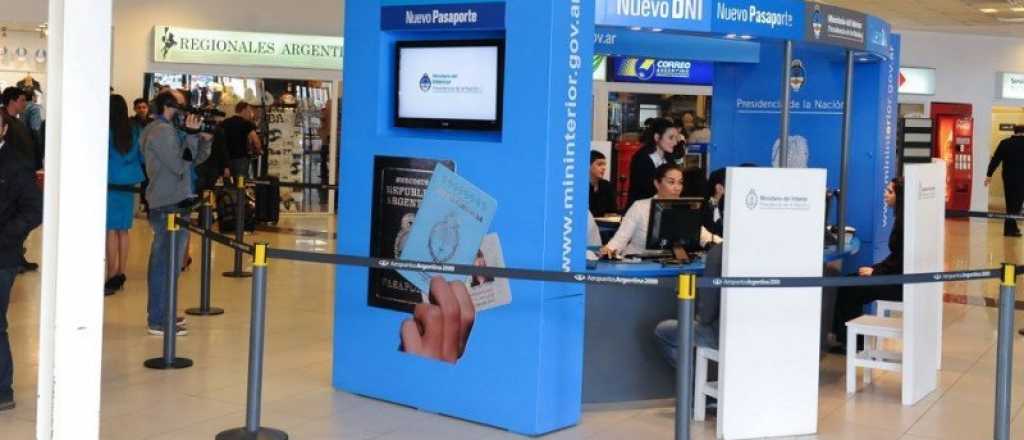 El problema mundial que demora el trámite del pasaporte en Argentina