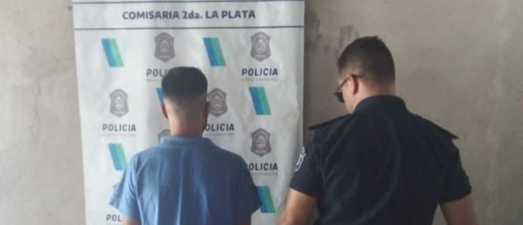 Golpeaba a su hijo de 2 años en la calle y los vecinos casi lo matan