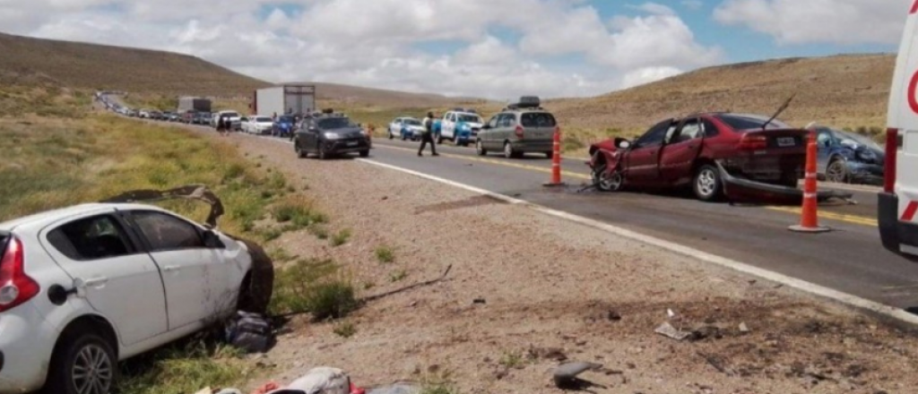 Murió una familia mendocina en un choque frontal en Neuquén