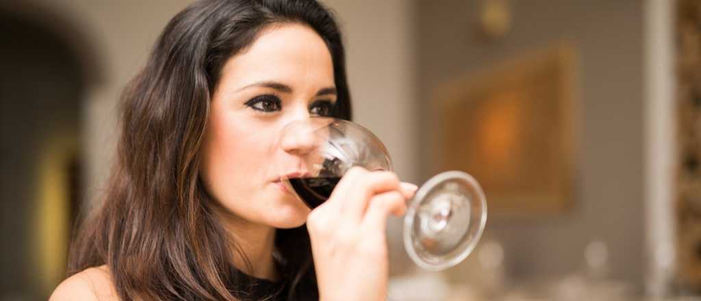 Esta es la relación del vino tinto con los niveles de colesterol
